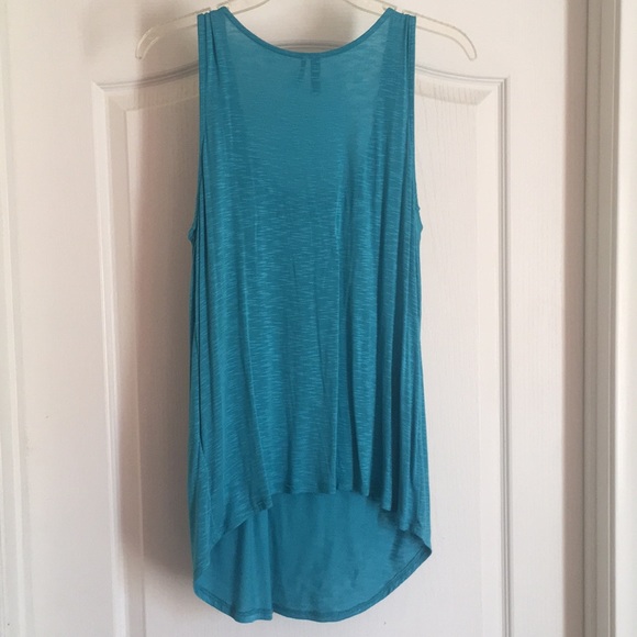 Top - Picture 2 of 4